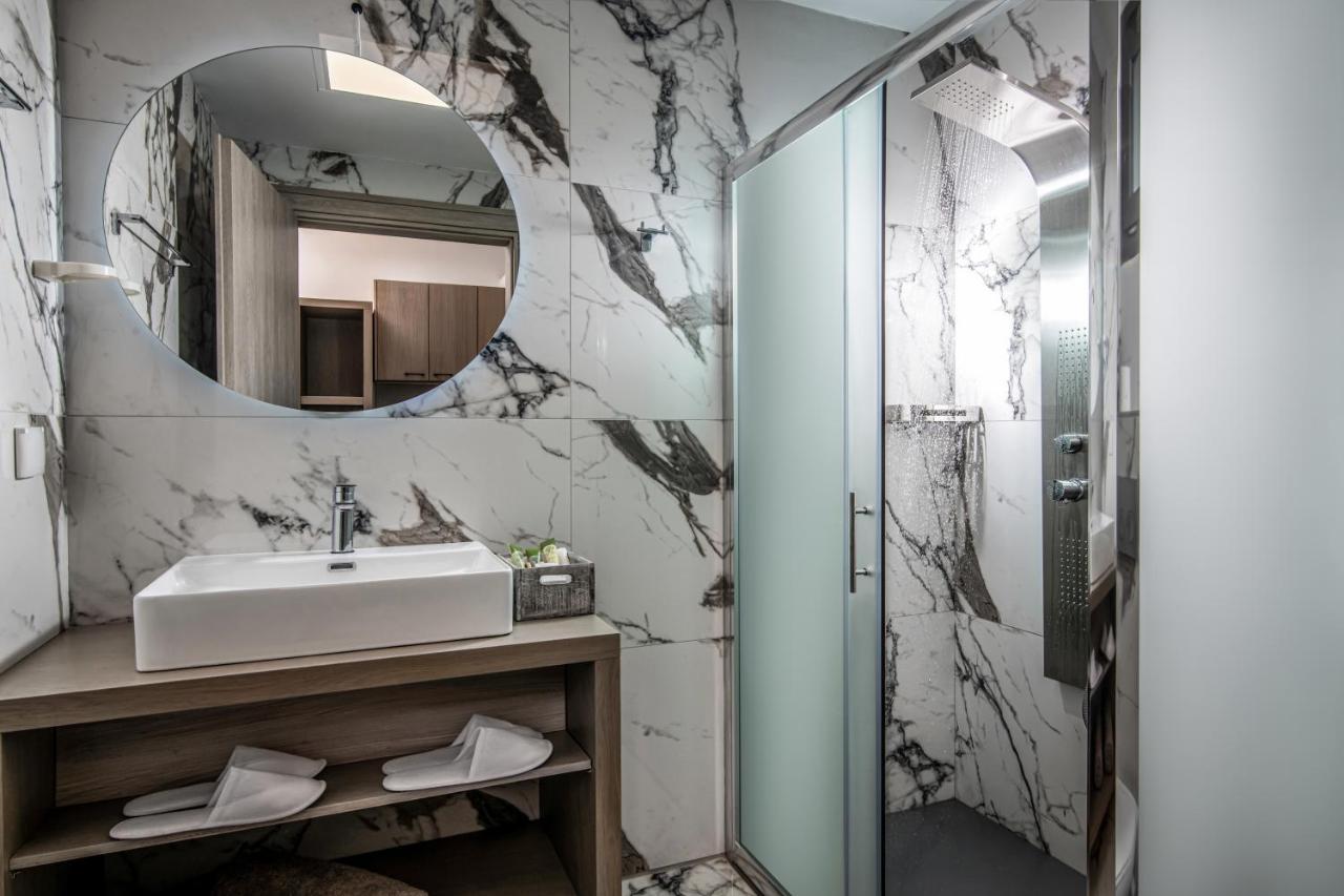 Ebenus Suites "Adults Only" By Checkin Guwes Zewnętrze zdjęcie
