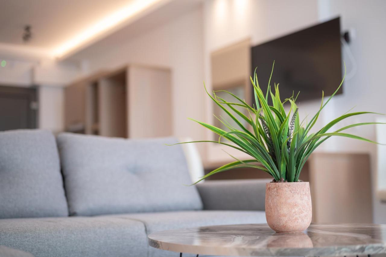Ebenus Suites "Adults Only" By Checkin Guwes Zewnętrze zdjęcie